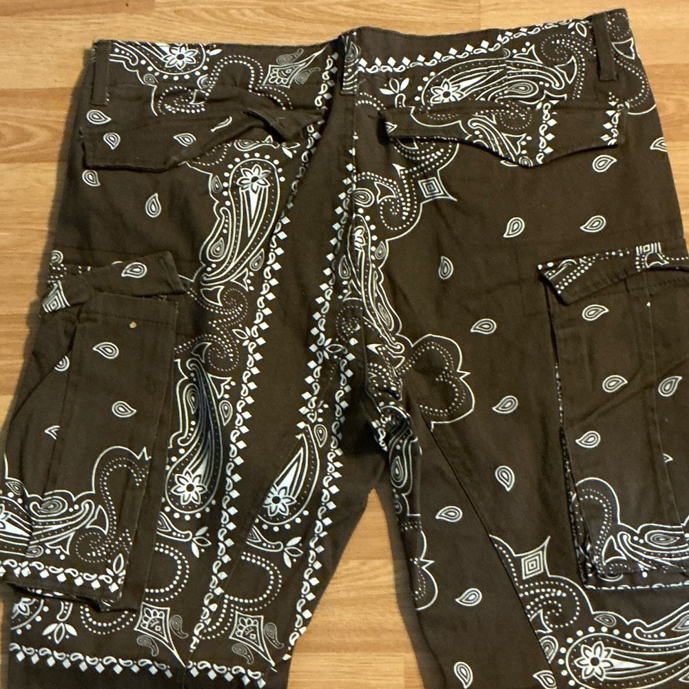 Fashion Nova Brown Paisley Men Jeans - Picture 7 of 7